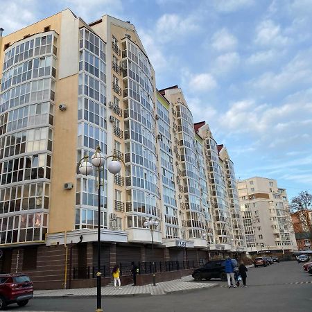 Світлі Апартаменти В Самому Центрі Біля Корпусного Парку - Мережа Helen Połtawa Zewnętrze zdjęcie